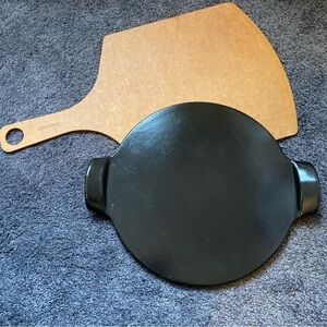 Last one! Emile Henry 10” pizza stone & Epicurean pizza peel set